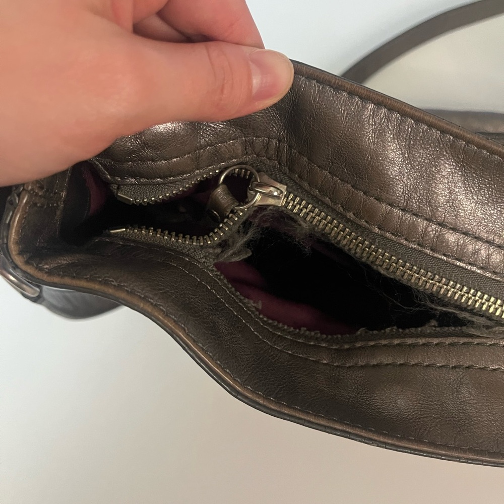 Coach - Metallic Silver Zoe Hobo bag 2010 - Picture 4 of 8